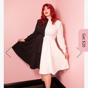 BEETLEJUICE BEETLEJUICE™ DELIA DEETZ SHIRTDRESS IN BLACK & WHITE - Small Medium